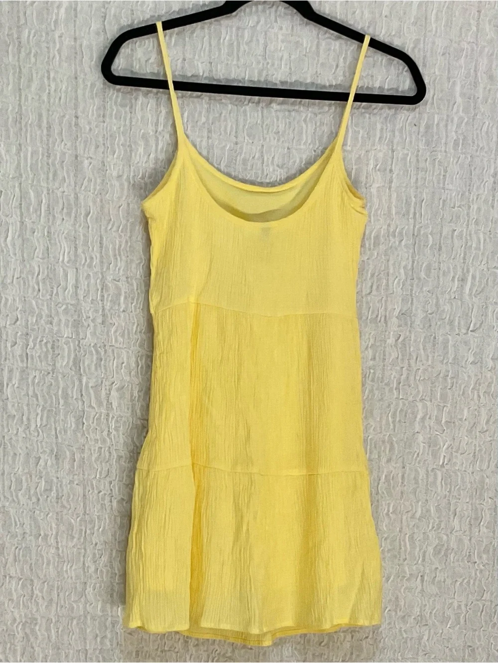 H&M Divided Yellow Crinkle Tiered Mini Dress Size 3XS Spaghetti Strap